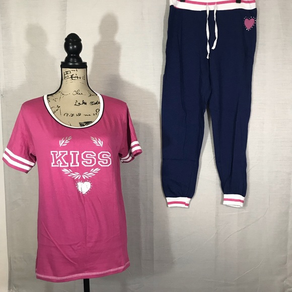 Love Loungewear Other - Love Loungewear 2 Piece Set “Kiss” Pink Blue